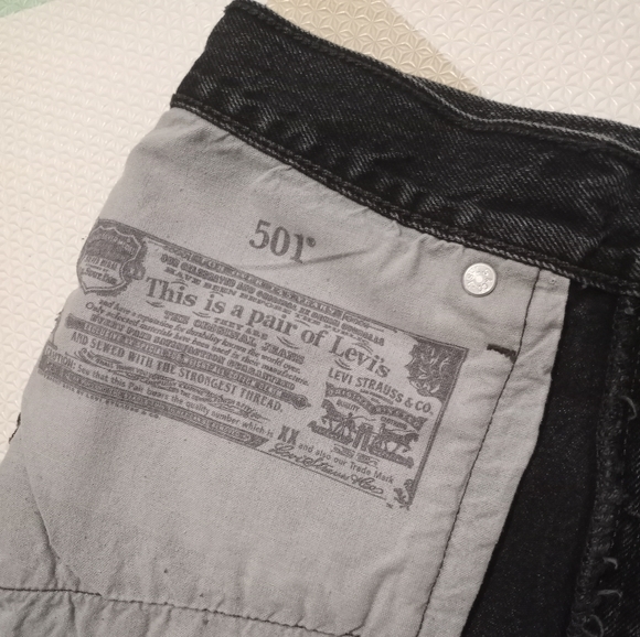 LEVI JEAN SHORT SIZE Unknown - Picture 10 of 16